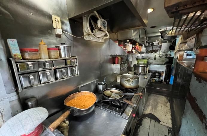 【世田谷区】経堂徒歩6分／ネパール料理店居抜き物件／看板サイズ大掲載可／視認性◎／テイクアウトデリバリー需要見込める物件／約13.42坪