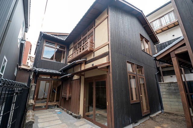 【京都市東⼭区】祇園四条駅10分/東向き/複数階/和菓子・洋菓子など『甘いもの』にまつわるお店限定♪