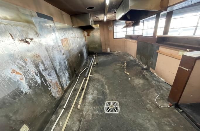 【名古屋市瑞穂区 堀田駅 居抜き】大通り交差点角地の飲食店居抜き店舗／重飲食相談可・ロードサイド立地