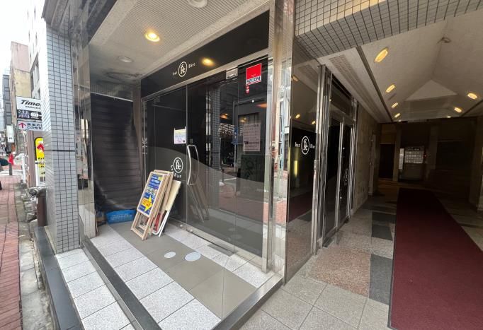 【横浜市中区】関内駅3分／視認性◎ 路面BAR居抜き／初期費用を抑えて即開業／約12坪