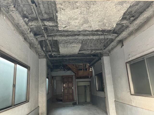 【港区・新橋駅徒歩3分】駅前路面・角地／一棟貸しスケルトン物件