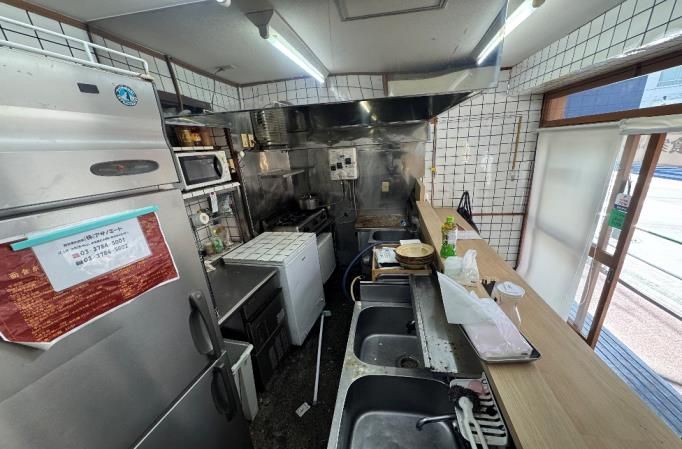 【豊島区・巣鴨徒歩12分】賃料12万円／都電荒川線・庚申塚駅からは徒歩1分／栄和通り沿い1階路面／視認性◎の小箱ラーメン店居抜き