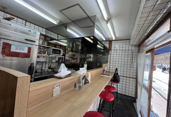 【豊島区・巣鴨徒歩12分】賃料12万円／都電荒川線・庚申塚駅からは徒歩1分／栄和通り沿い1階路面／視認性◎の小箱ラーメン店居抜き