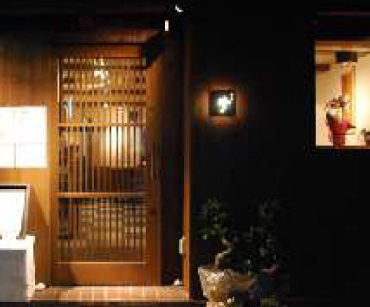 三越前駅徒歩2分！複数駅利用可能♪和食居酒屋居抜き店舗物件