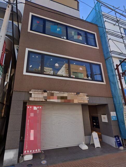 元住吉駅徒歩1分！⼤きい窓⾯による広告掲⽰も可能◎飲食店居抜き物件