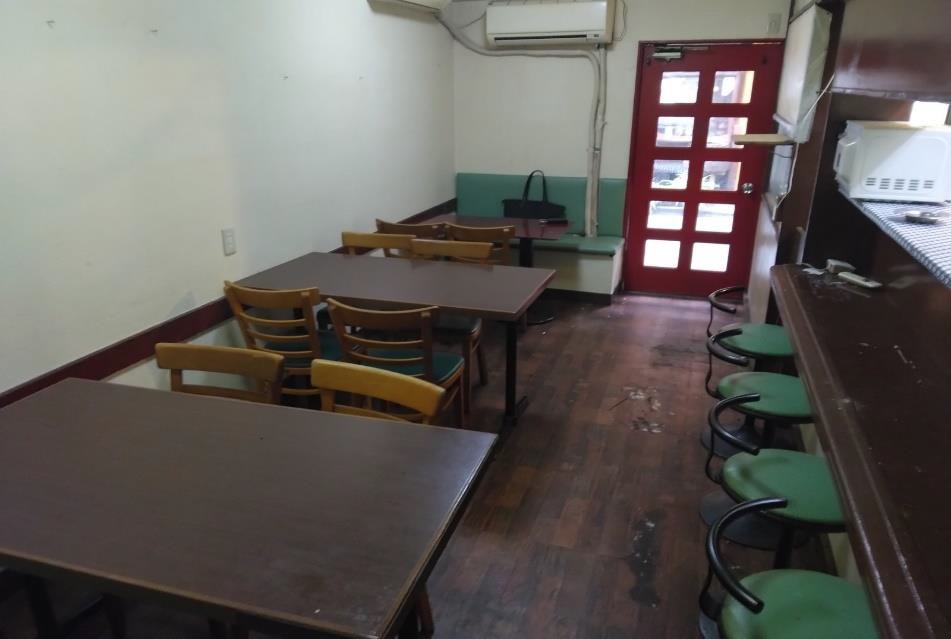 北千住駅徒歩1分！小箱の多国籍料理店居抜き物件