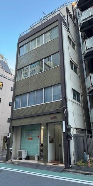 御徒町の１階路⾯店舗！多慶屋の交差点からすぐ近く・視認性良好◎