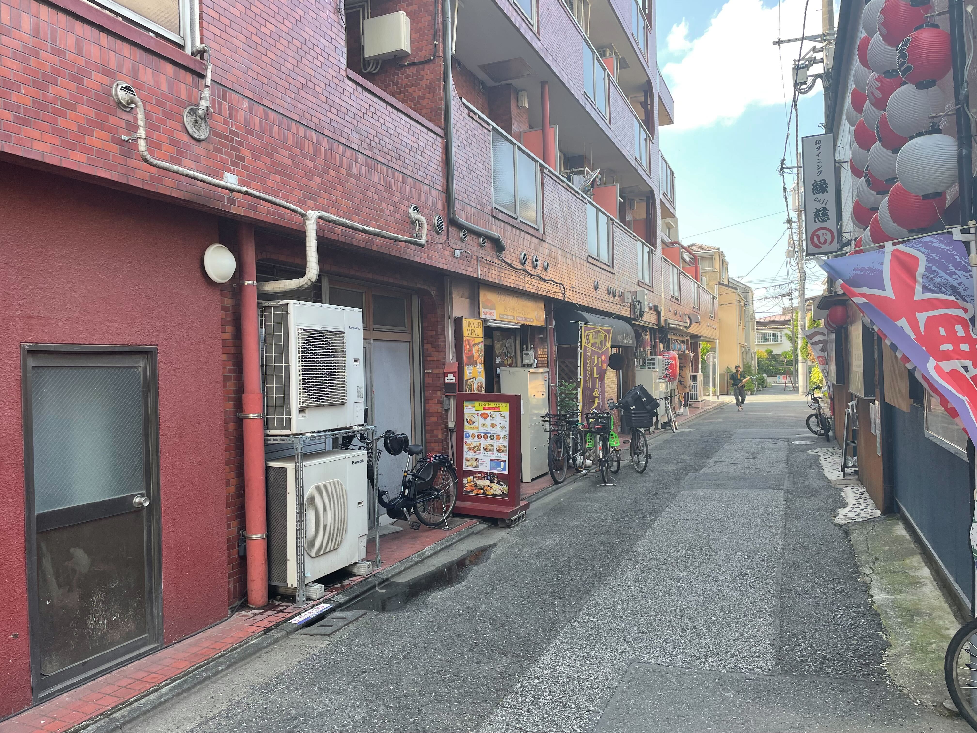新中野駅徒歩2分！1階路面の多国籍料理店居抜き店舗物件