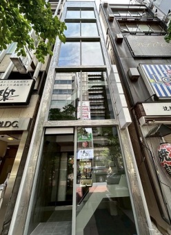 新橋駅徒歩3分！駅近・24時間営業可能☆居酒屋にも最適新築物件