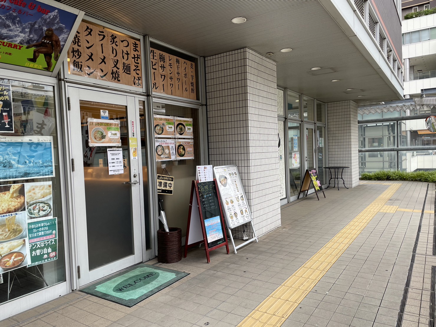 日暮里駅徒歩1分！駅デッキ直結♪ラーメン店居抜き店舗物件