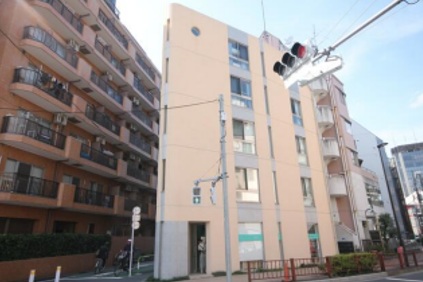 東新宿駅徒歩5分！人通りが多く視認性良好◎24時間営業可能スケルトン物件