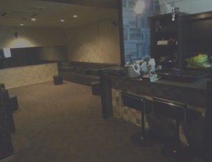 矢場町駅徒歩9分！お洒落な内装☆小さなカウンター付BARに最適居抜き物件