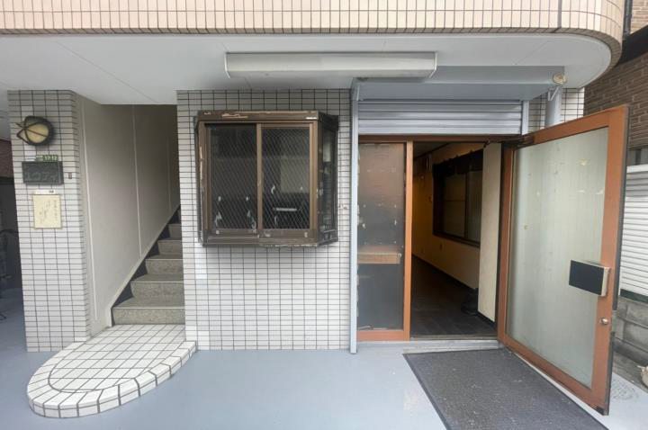 綾瀬駅徒歩9分！低コストで取得可能☆路面居酒屋居抜き店舗物件